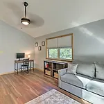 Albrightsville Escape With Game Room And Deck!